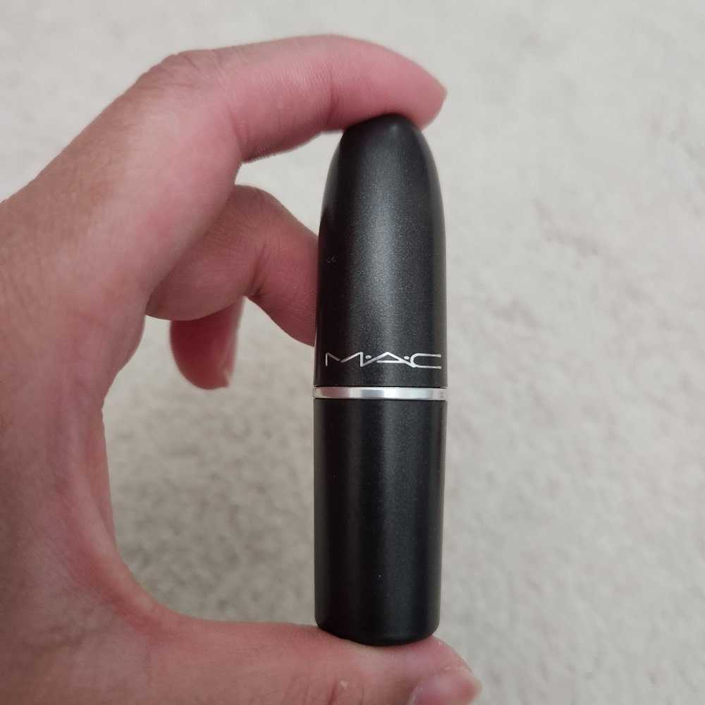 NWT MAC Cosmetics Chilli lipstick